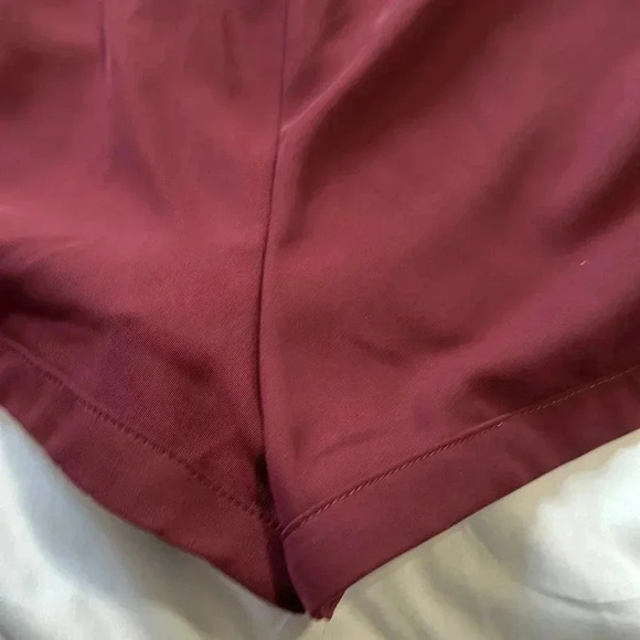 Tobi V plunge neck open shoulder burgundy romper size medium - Picture 6 of 7